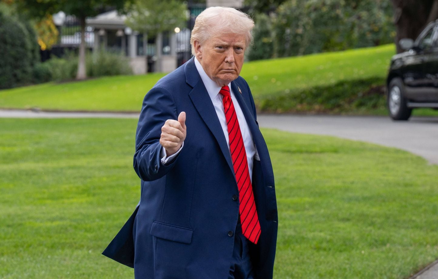 Trump obtiene un gran puntaje con Clayton como jefe de inteligencia nacional Trump obtiene un gran puntaje con Clayton como jefe de inteligencia nacional
